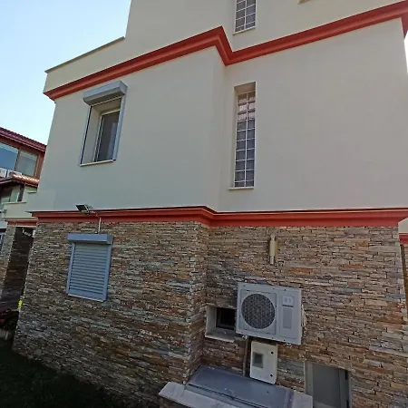 Dora Villa