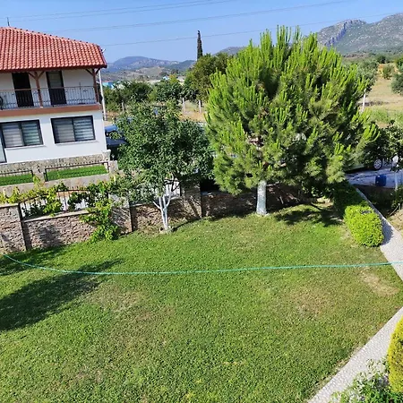 Dora Villa *