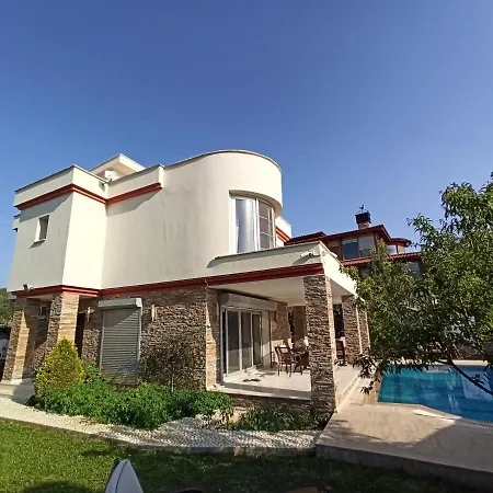 Dora Villa